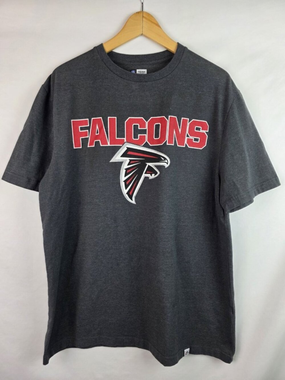 Atlanta Falcons Men's Shirt Size XL Gray Short Sleeve NFL Majestic Top ATL